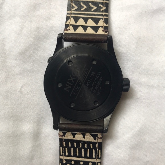 Nixon sentry 38 watch